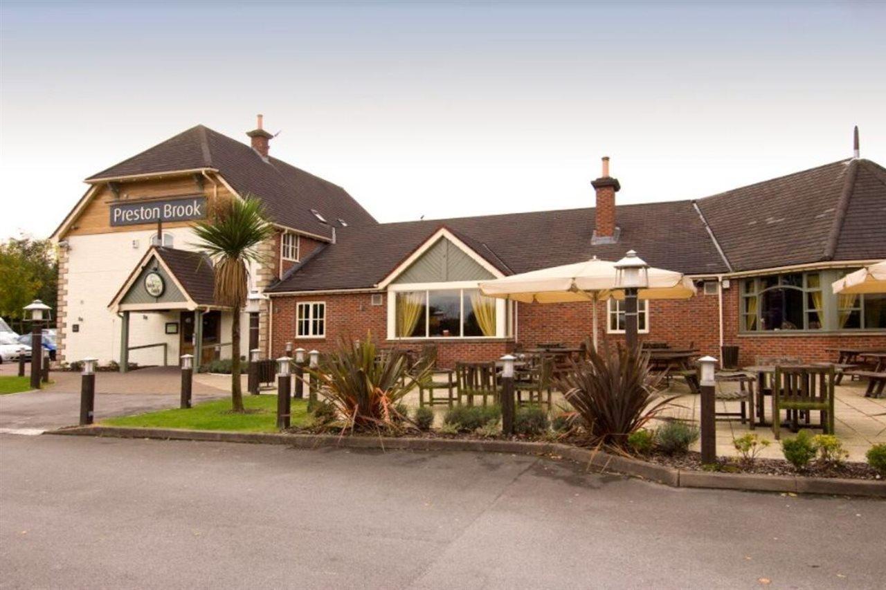 Premier Inn Runcorn Exteriör bild