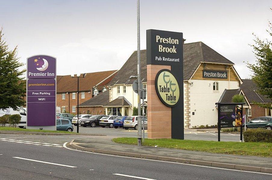 Premier Inn Runcorn Exteriör bild