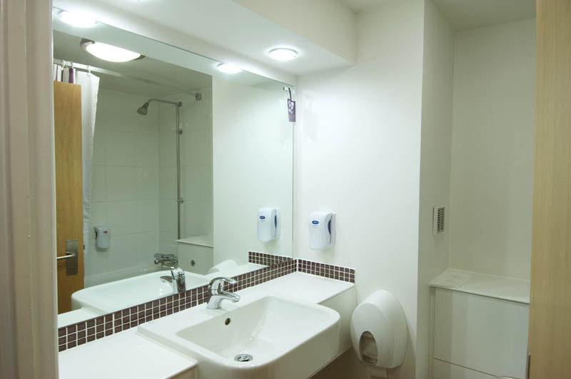 Premier Inn Runcorn Exteriör bild