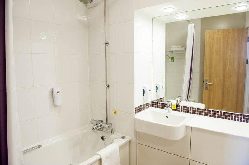 Premier Inn Runcorn Exteriör bild